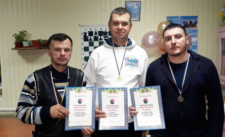 Чемпіон Менщини з шахів грає у волейбол і ходить на лижах