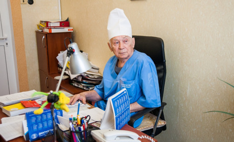  "60 лет в медицине, а иногда кажется, что я так ничего и не знаю": интервью с акушером-гинекологом