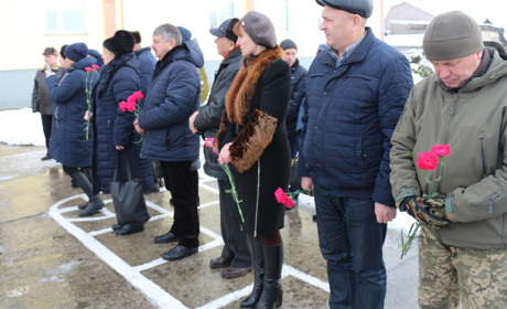 Меморіальну дошку загиблому бійцю АТО відкрили у третій школі