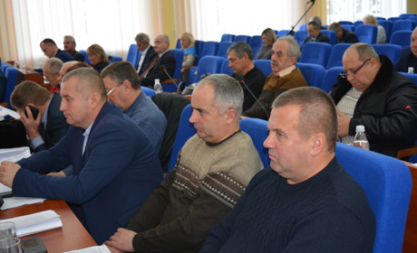 Встигнули за 60 секунд: як в райраді за бюджет голосували