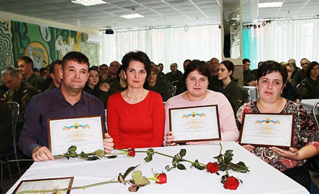 17 нацгвардійців, які охороняли Рівненську АЕС, отримали подарункові сертифікати на житло