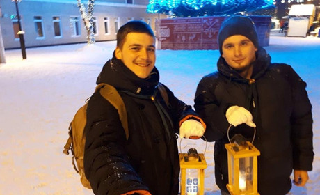 Українські пластуни привезли Віфлеємський вогонь миру у Старокостянтинів