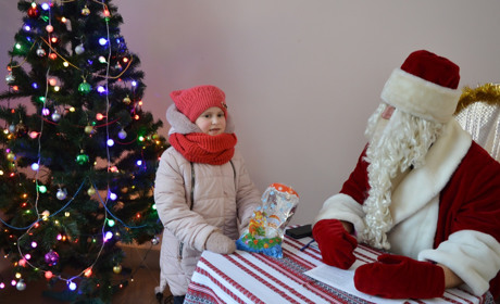 У Корюківській міській раді запрацювала резиденція Дідуся. Хто це такий і чому не Дід Мороз?