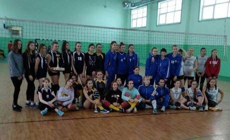 Вараські волейболістки-школярки – треті на турнірах в Острозі та в Березному