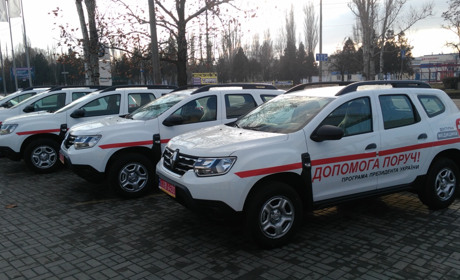 Фотофакт: Вербівська амбулаторія отримала новий службовий автомобіль