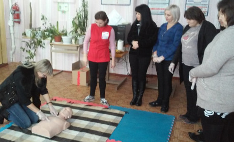 У волноваській школі відбувся медичний тренінг для вчителів