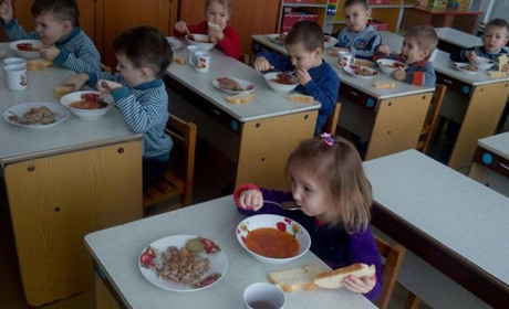 У нижньосірогозьких дитсадках з нового року змінили вартість харчування