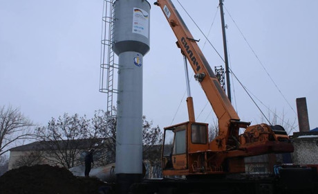 У Волноваському районі благодійники встановили водонапірну вежу 