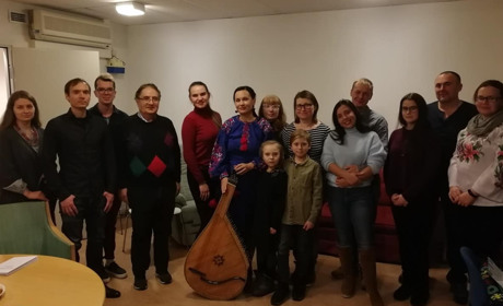 Бандуристка з Вараша Алла Лішун виступає у Швеції для української діаспори і дає уроки музики