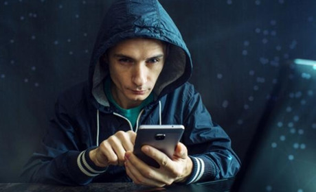 Хакери вкрали у корюківчанки телефонний номер і намагалися зняти з картки гроші: як вони це роблять?