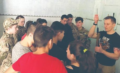 За перемогу в змаганнях корюківська команда "ККД" отримала квитки в чернігівський кінотеатр 