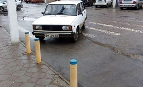 Флешмоб: фотографуємо "майстрів паркування" у Біляївській громаді 