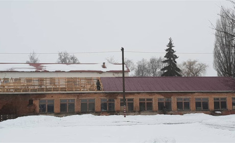 Менську гімназію ремонтує підприємство, яке не має ліцензії