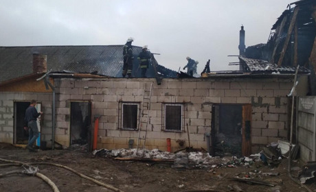 В Барському районі горів магазин