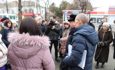 У Старокостянтинові відбувся мітинг на захист безпритульних тварин