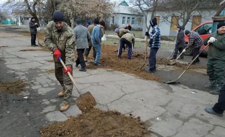 Мешканці Дем’янівки власними силами відремонтували дорогу