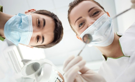 "Практика брать деньги на руки складывалась годами": чего ждут от медреформы стоматологи Торецка