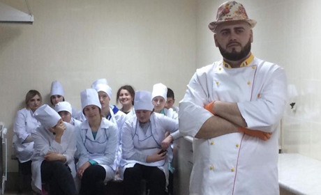 Майстер-клас знаменитого чортківського піцайоло у рідному училищі