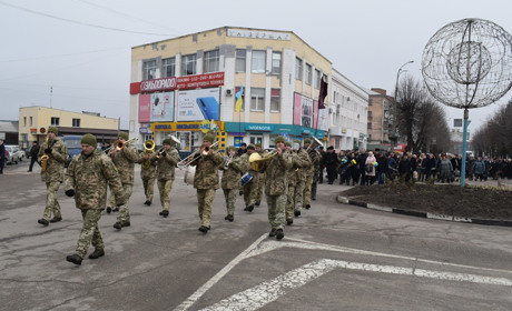 Урочистою ходою і мітингом вшанували воїнів-інтернаціоналістів у Новограді