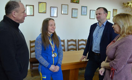 18-річна дівчина з Ужачина стала чемпіонкою України з вільної боротьби