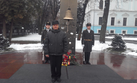 Рідні загиблого в АТО корюківчанина Віталія Гирича перегорнули сторінку Книги пам'яті за 14 лютого