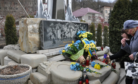 У Чорткові відбулася панахида за Небесною Сотнею. Фоторепортаж