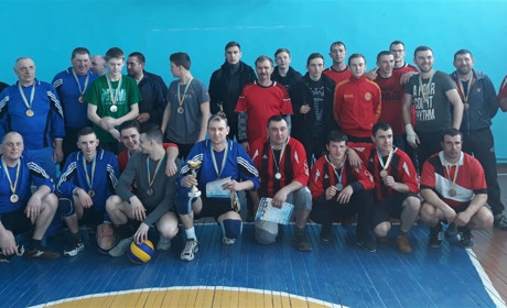 Новоолександрівські волейболісти вибороли чемпіонський титул в районних змаганнях