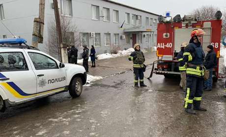 У Волновасі повідомили про замінування районного суду. Відвідувачів евакуювали