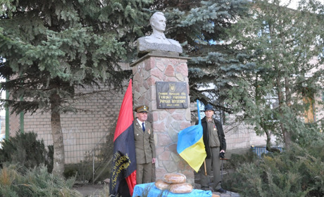 У Заболотівці відбулася панахида-реквієм з нагоди 69-ї річниці загибелі Шухевича (фоторепортаж)