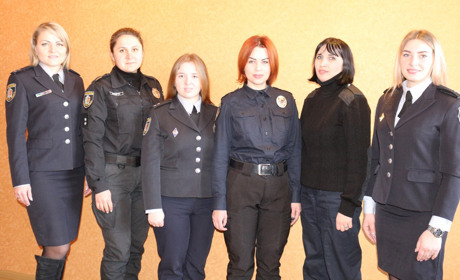 Погони на жіночих плечах: про роботу, родину та вміння це поєднати розповідають жінки-поліцейські