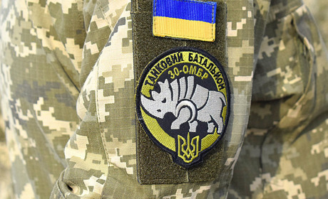 "Божою милістю": начальник Генштабу Муженко представив новий нарукавний знак 30-ї бригади