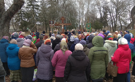 Меняни пройшлися Хресною ходою