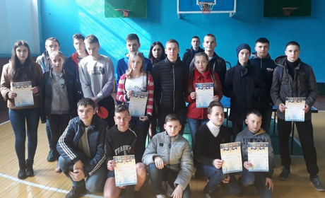 Школярі Сірогозщини взяли участь у районних змаганнях з шашок, шахів, настільного тенісу