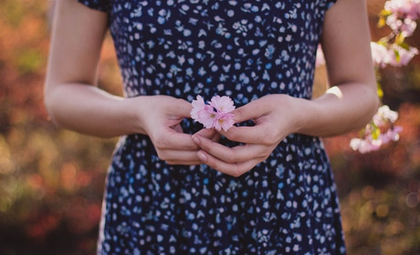 Які подарунки чекають на трьох переможниць фотоконкурсу «Розквітай з весною»