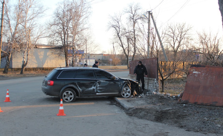 В Попасной произошло ДТП с участием легкового автомобиля