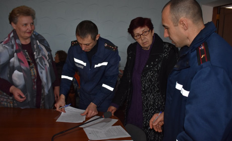 Нижньосірогозькі рятувальники нагадують про правила пожежної безпеки на виборчих дільницях