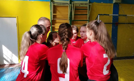 Команда дівчат Волноваської 7 школи виборола призове місце на обласних змаганнях з волейболу