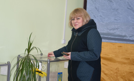 Про явку на виборчі дільниці  в Троїцькому та по Україні на 15.00