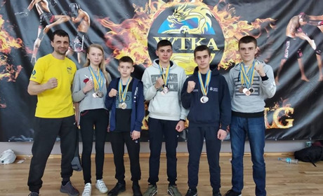 Юні кікбоксери з Вараської спортшколи привезли нагороди з чемпіонату України