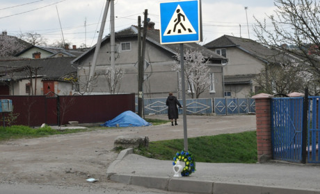 Помер двірник, якого у понеділок збила іномарка на пішохідному переході