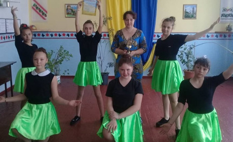 Художнє слово, танці, спів, наочна агітація: як пройшов конкурс шкільних екобригад Сірогозщини