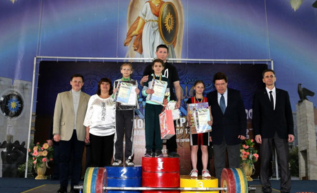 Попаснянка стала чемпионкой Украины по тяжелой атлетике