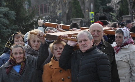 Хресний хід у Чорткові зібрав більше тисячі віруючих