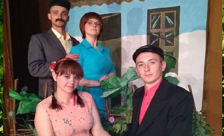 Любовний чотирикутник у новій виставі Нижньосірогозького районного будинку культури