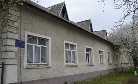 Історія однієї будівлі: чи були стайні для худоби там, де зараз розмістили амбулаторію