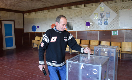 Фоторепортаж:  як троїчани обирали Президента України у другому турі