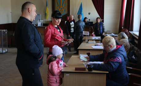 Известна явка избирателей на 107 округе, в который входит Попасная