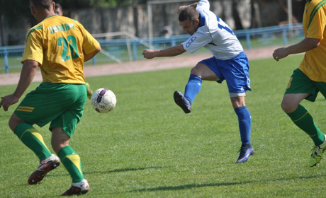 Третій тур чемпіонату району з футболу: відверто слабких команд немає