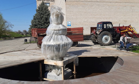 Фотофакт: у місті готують фонтан до запуску
