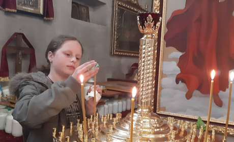 Майстер-клас з писанкарства провели у храмі Святої Трійці